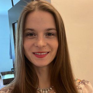 Meet your Posher, Nina